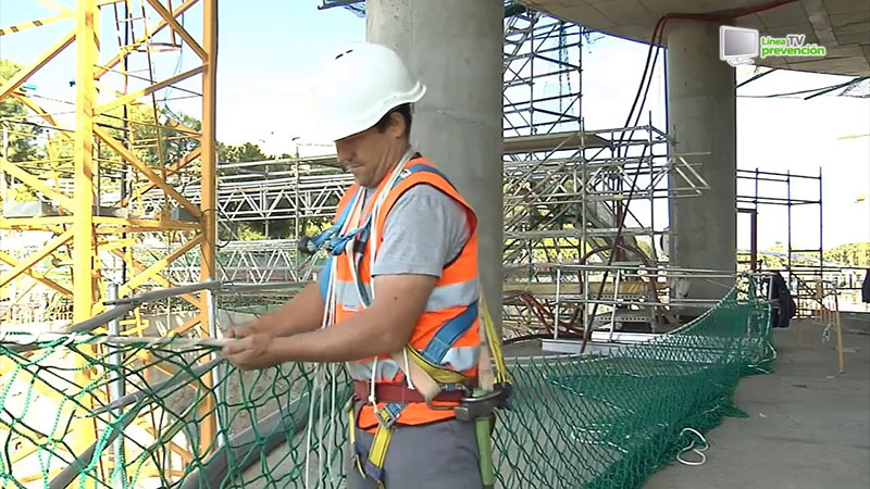 Prevención de riesgos laborales frente a caídas a distinto nivel. Redes tipo S.